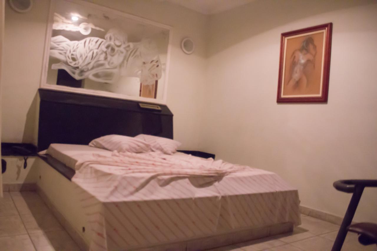 Love hotel Emocoes (adults Only) *